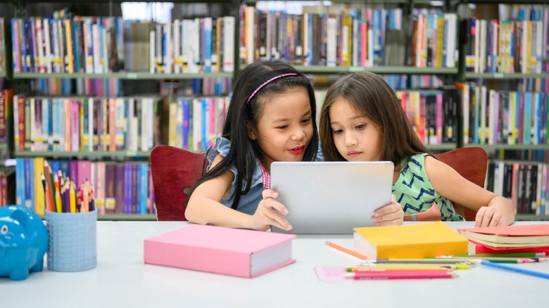 How to Optimize iPad Reading Settings for Eye Comfort