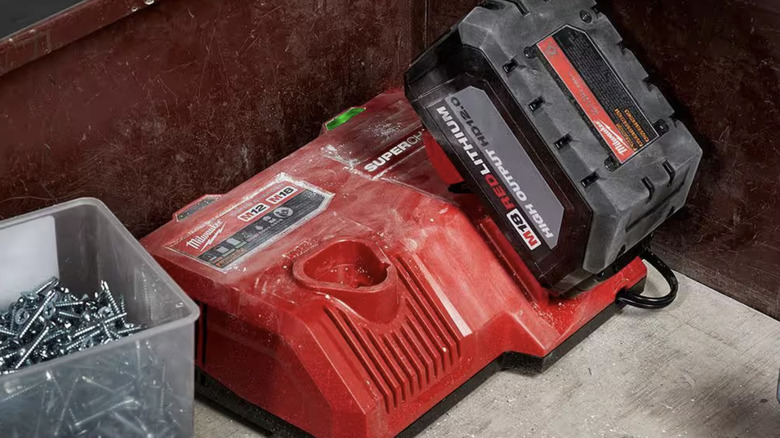 Milwaukee Charger Troubleshooting: Fix Red & Green Lights