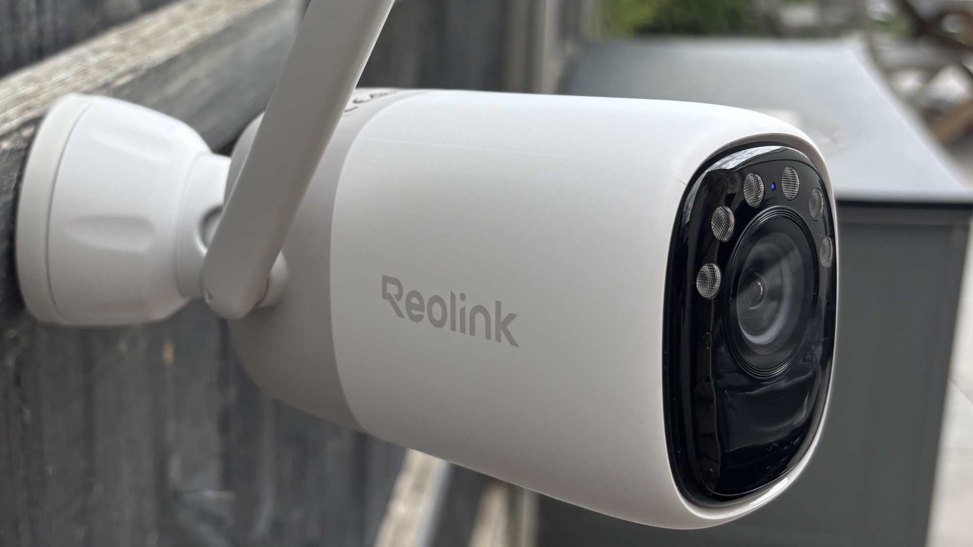 The Reolink Altas PT Ultra 4K camera featuring its high-capacity battery housing.