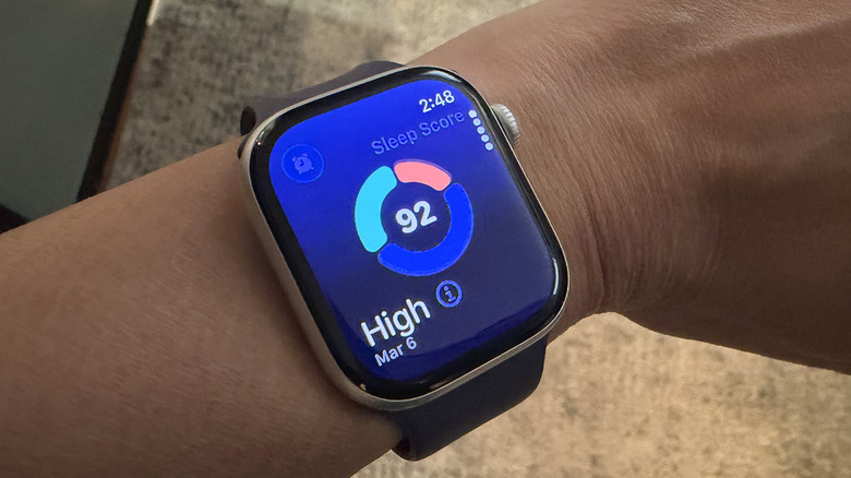 Apple Watch interface displaying a Sleep Score of 85 with detailed sleep stage breakdown.