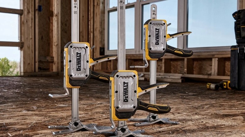 5 Specialty DeWalt Tools Ryobi Users Are Missing