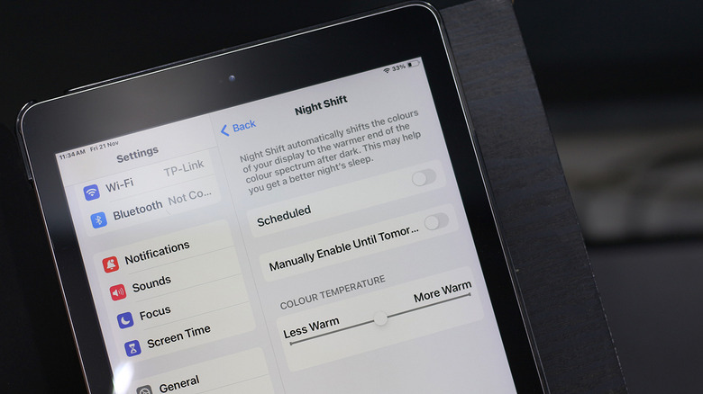 The Night Shift configuration screen on an iPad.